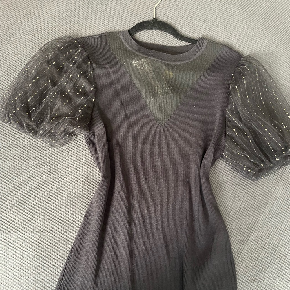 PUFF SLEEVE TOP